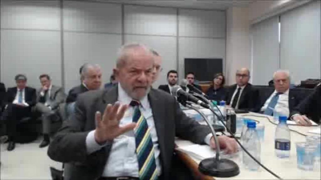 Petistas discutem se Lula deve fugir do país