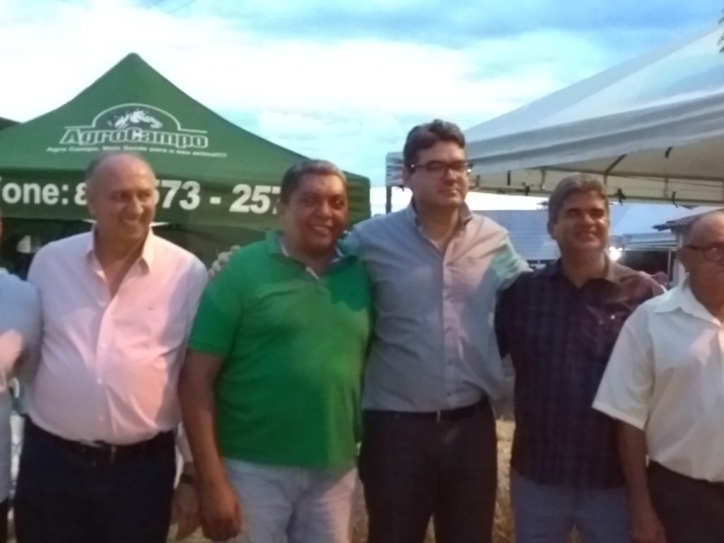 Luciano Nunes é recepcionado por prefeitos e lideranças políticas do Extremo Sul do Piauí