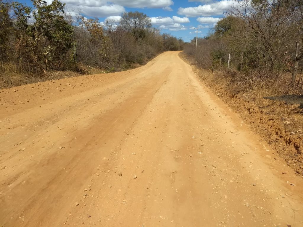 Prefeitura de Parnaguá realiza reforma de estradas vicinais