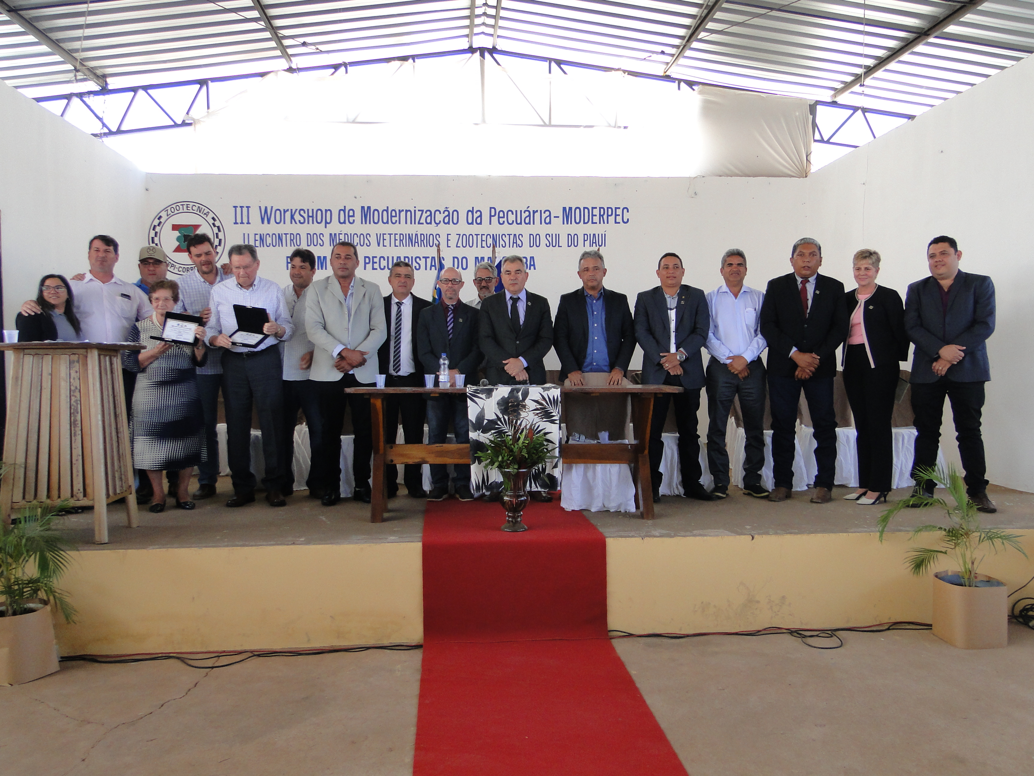 Câmara de Corrente presta homenagem aos irmãos Dr. Hélio e Dalton Paranaguá