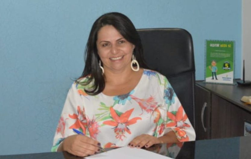Prefeito e secretária de saúde de Bom Jesus orientam população sobre o coronavirus