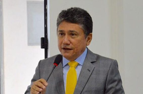 Mesmo em cenário de crise, Marcos Elvas propõe aumento aos servidores municipais de Bom Jesus