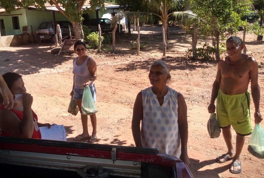 Prefeitura de Manoel Emídio distribui alimentos para mil famílias de baixa de renda