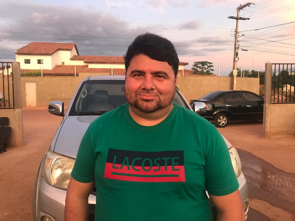 Palmeira do Piauí-Roberto Leal entrega cargo, abandona o prefeito e fortalece oposição