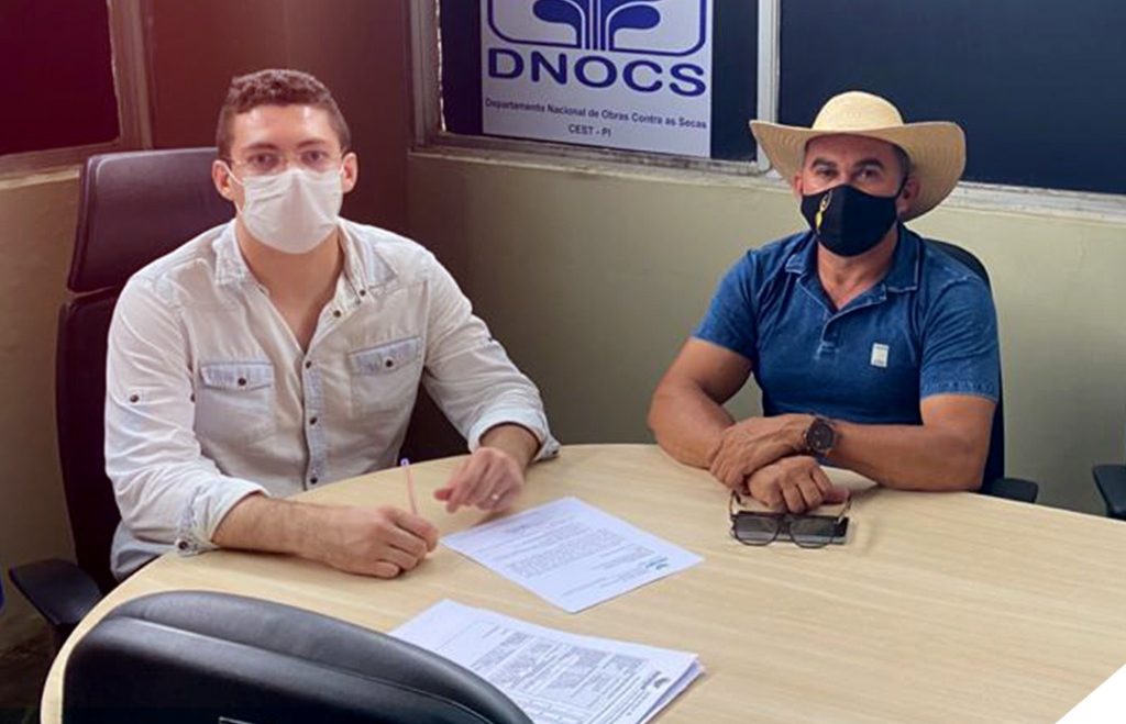 Alemão consegue junto ao DNOCS, máquina para perfurar poços em Parnaguá