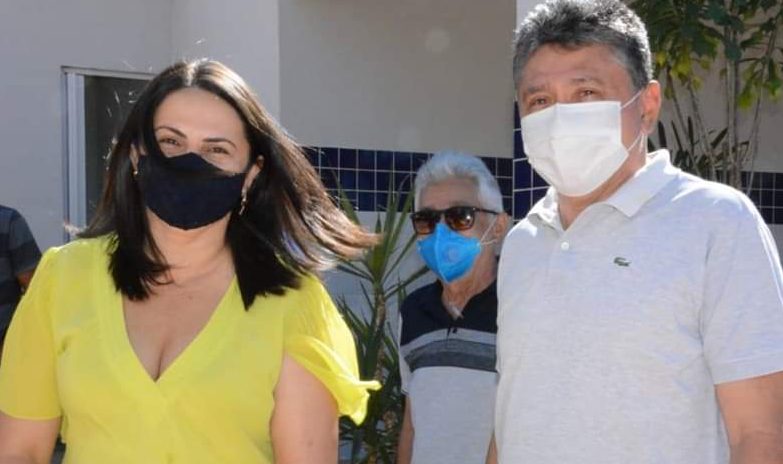 Na companhia de Clédja Benvindo, Marcos Elvas acompanha construção do anexo do Centro Covid-19