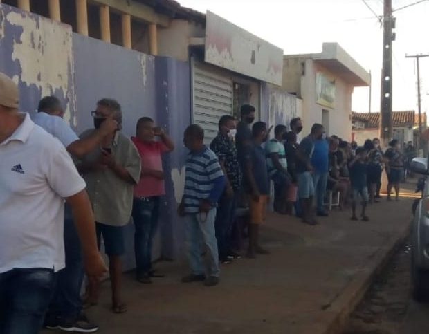 Avelino Lopes-Grupo ligado ao prefeito Dióstenes Alves realiza aglomeração política e desrespeita Decreto municipal