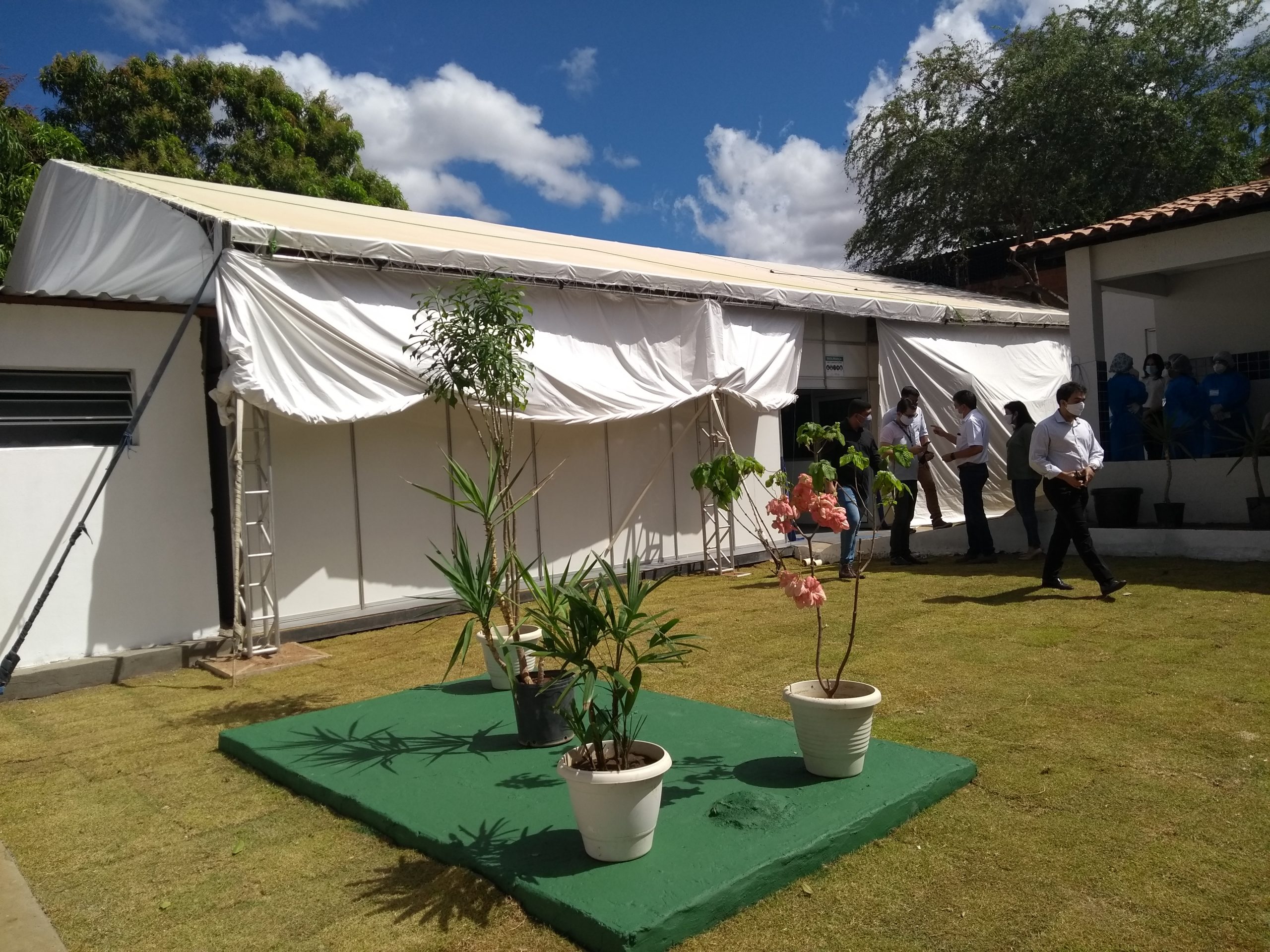 Marcos Elvas inaugura Anexo do Centro Covid-19 e pede que população fiscalize aplicação dos recursos