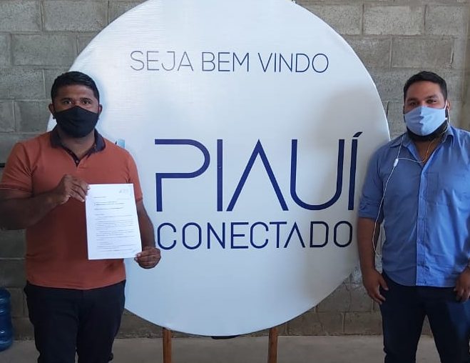 Cristino Castro-Manoel Júnior vai implantar Internet livre nas praças