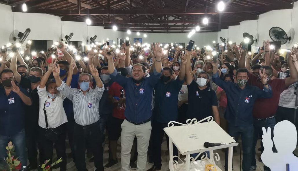 Santa Luz – Povo aplaude homologação de Zé Lima na Convenção