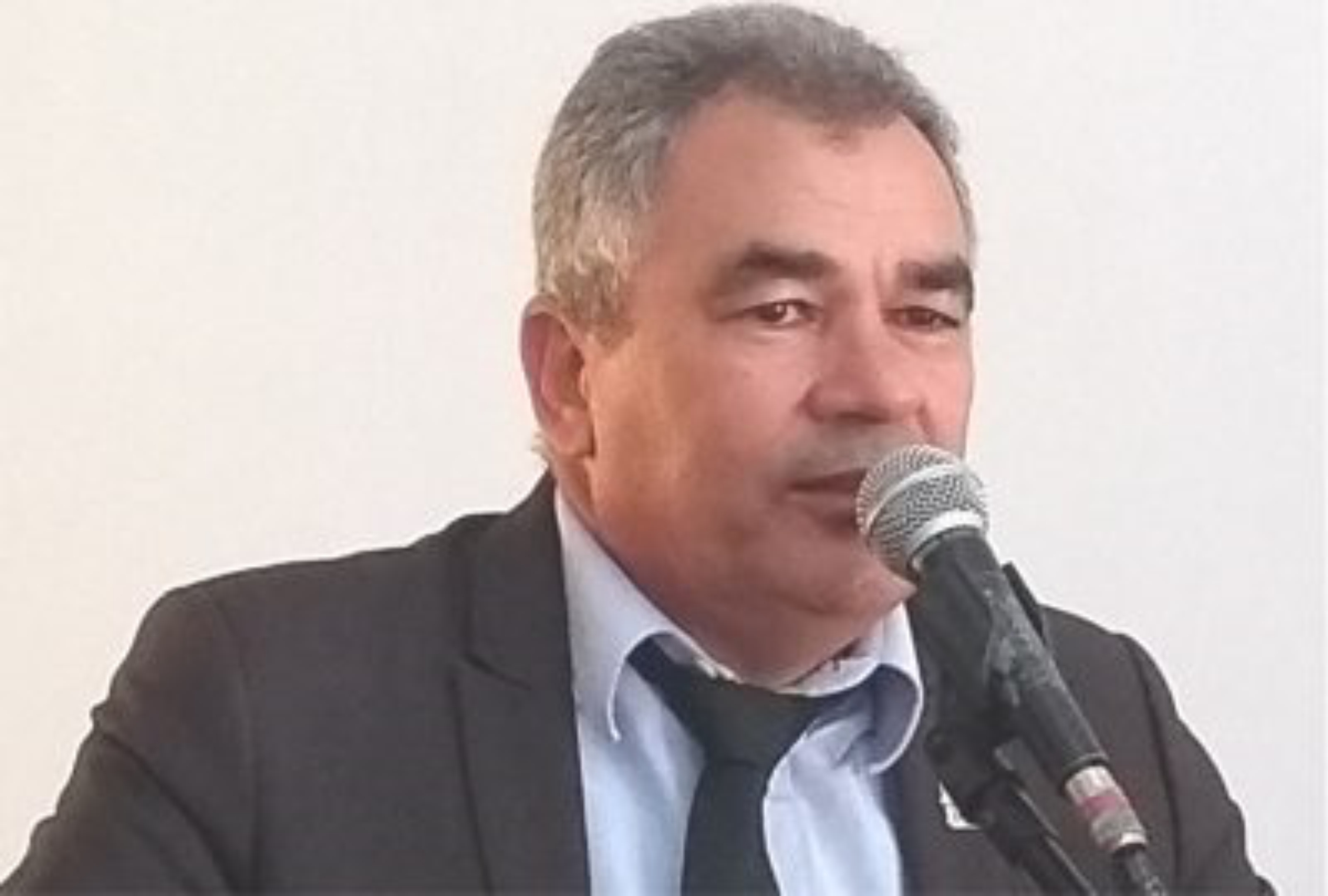 Em nota, vereador Toni repudia ação de advogados para impedir concurso da Câmara de Corrente