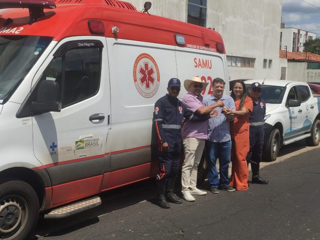 Alemão consegue ambulância equipada para o SAMU de Parnaguá