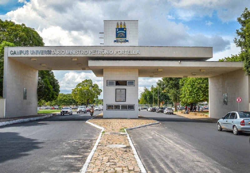 Professores da UFPI aprovam greve por tempo indeterminado