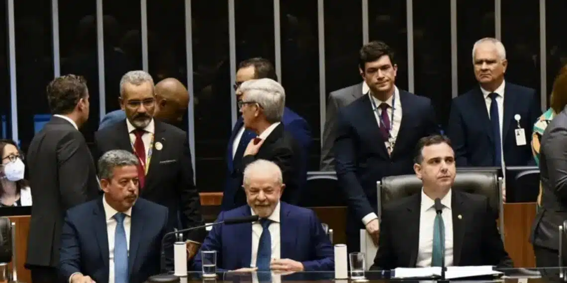 Governo Lula prepara pacote de R$ 50 bilhões para parlamentares