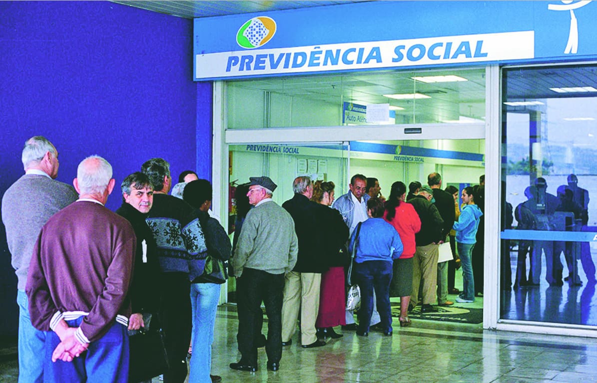 Servidores do INSS iniciam greve nacional por reajuste salarial