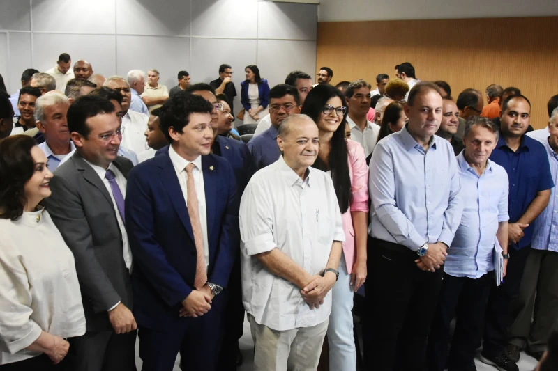 Silvio Mendes anuncia lista de secretários; veja os nomes
