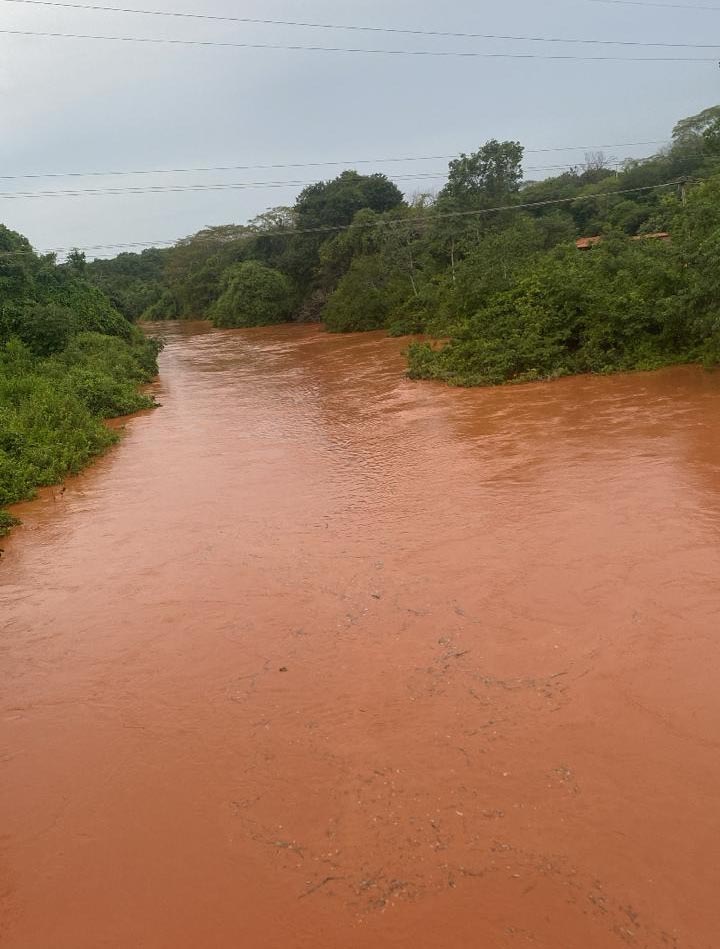 Rio Gurgueia transborda na região extremo Sul do estado