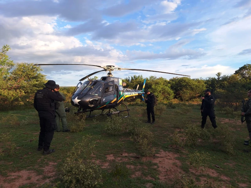 Buscas pelo acusado de matar mãe e filhos no Piauí entram no quinto dia; PM envia helicóptero