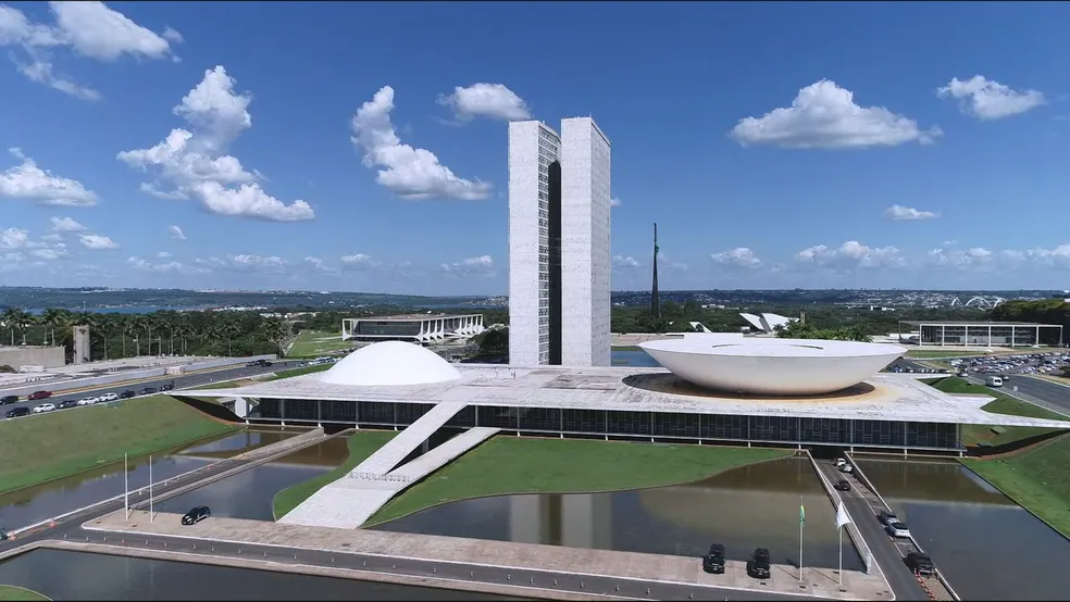 Bancada piauiense vota a favor do aumento de deputados