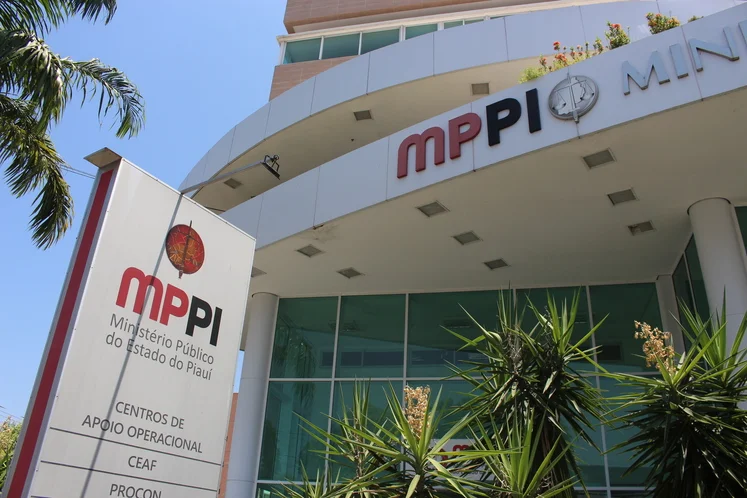 Prefeitura de Manoel Emidio é condenada a exonerar contratados e nomear aprovados em concurso público