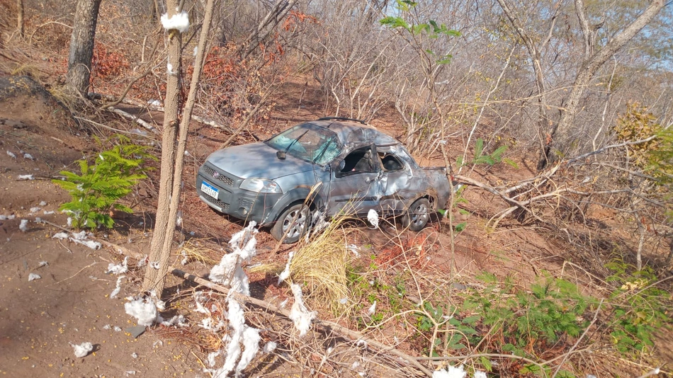 Acidente envolvendo três carretas deixa uma pessoa morta em Gilbués