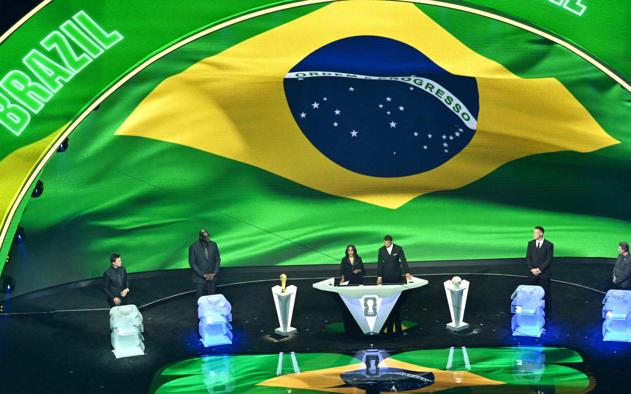 FIFA sorteia grupos da Copa do Mundo e Brasil irá estrear contra o Marrocos; veja detalhes
