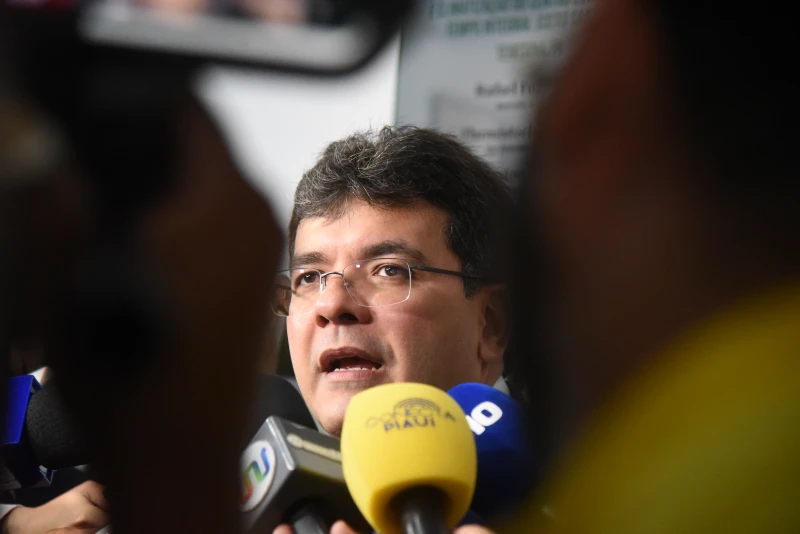 Governador anuncia novo concurso da PMPI para 2026 com mil vagas