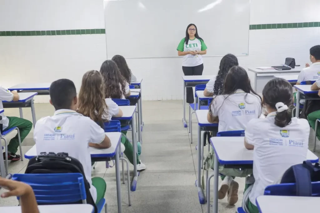 Seduc prorroga matrículas e oferece mais de 120 mil vagas