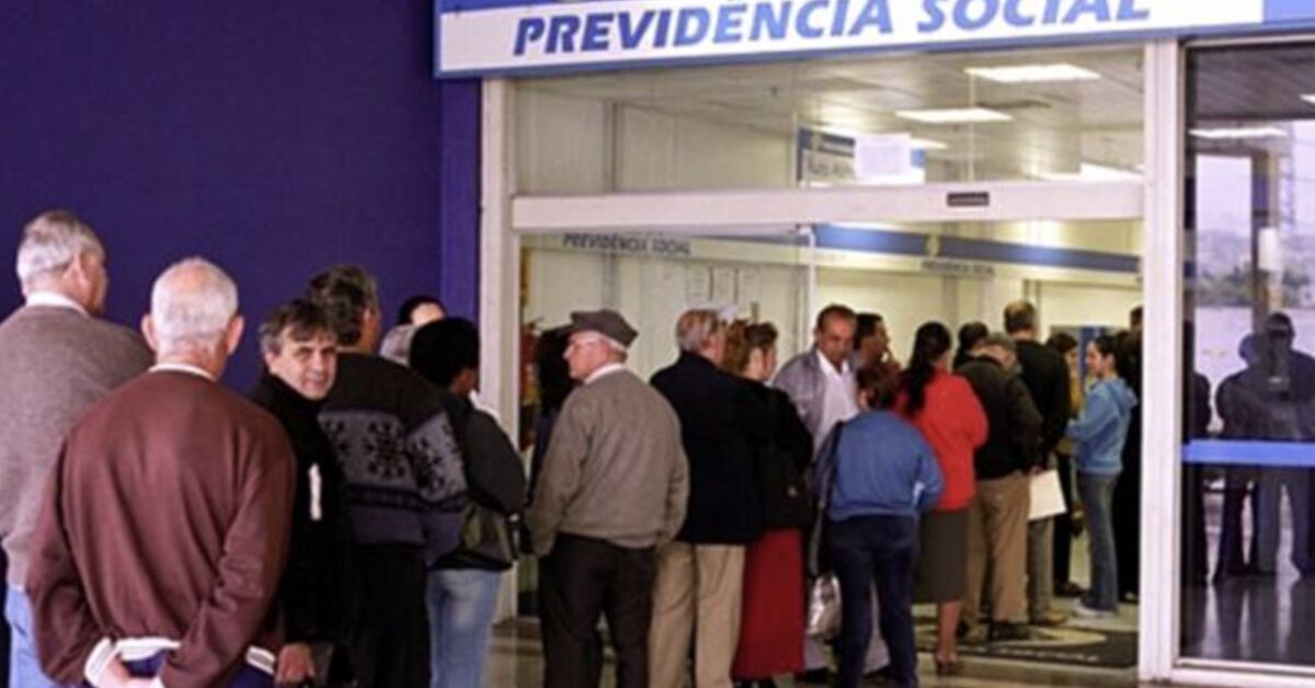 Fila do INSS bate recorde histórico e chega a 3 milhões à espera de benefícios