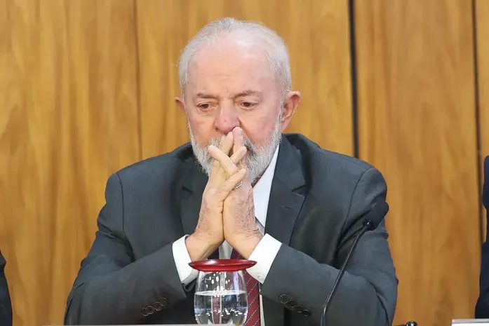 Desaprovação a Lula chega a 57% e aprovação cai para 34%, aponta pesquisa PoderData