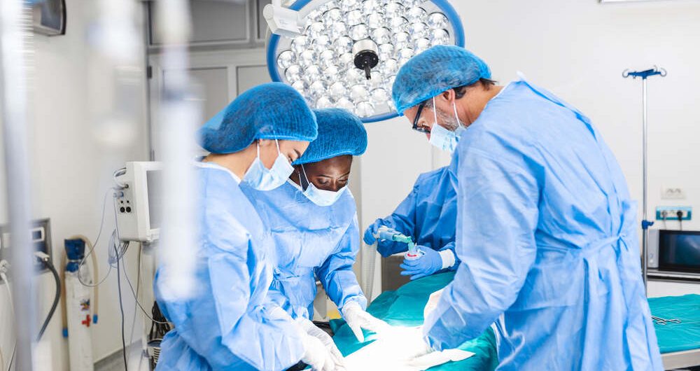 As melhores e as piores universidades de medicina segundo nota do Enamed