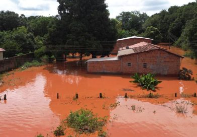 Após fortes chuvas, governo federal decreta emergência em Corrente