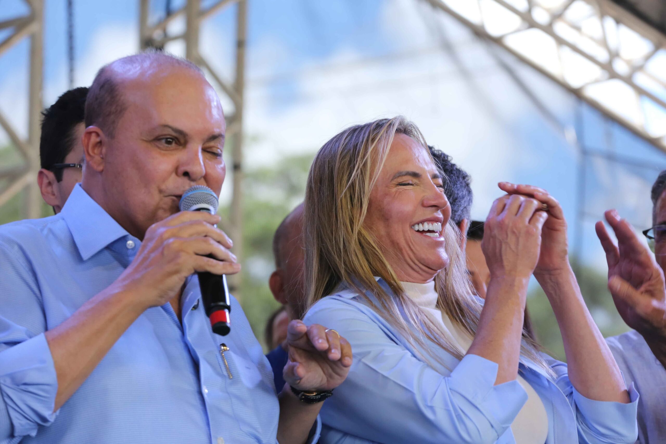 Ibaneis assina renúncia e deixa GDF para se candidatar ao Senado