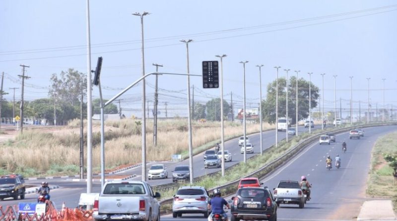 Carro com documentação atrasada pode ser multado por câmeras em Teresina; entenda