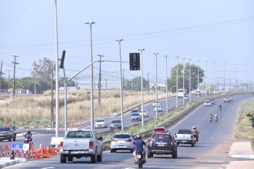 Carro com documentação atrasada pode ser multado por câmeras em Teresina; entenda