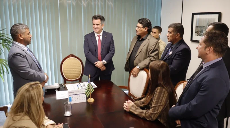 Ciro Nogueira reforça sua pré-candidatura e recebe grupo de prefeitos em Brasília