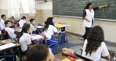 Prefeitos podem ser punidos se deixarem de pagar piso dos professores
