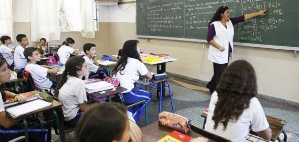 Prefeitos podem ser punidos se deixarem de pagar piso dos professores