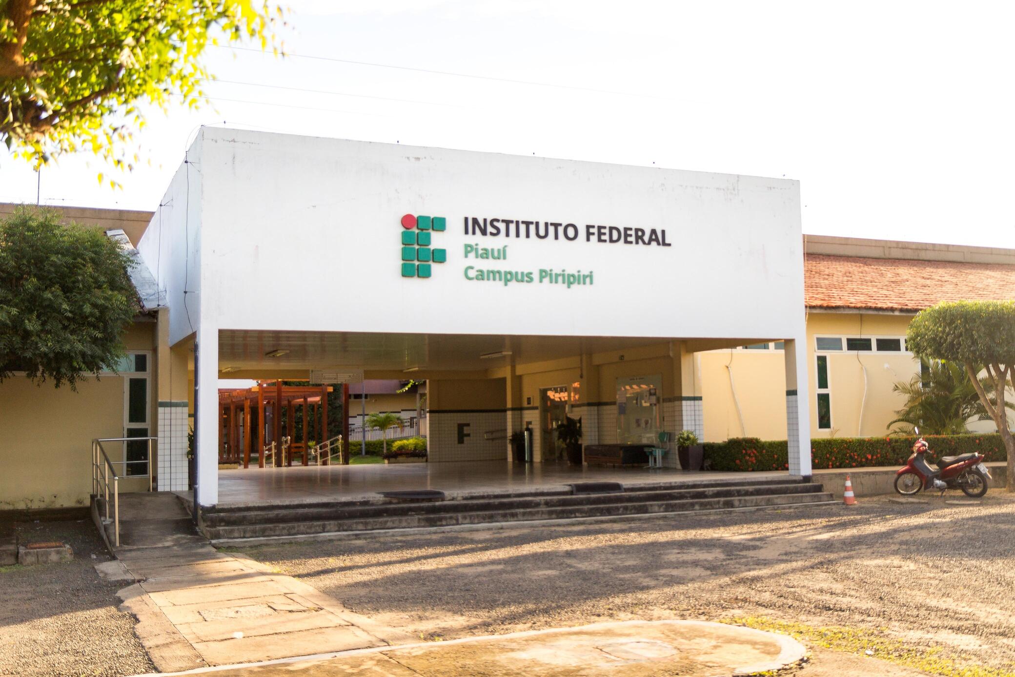 IFPI abre inscrições de seletivo para professor com salários de até R$ 8 mil; cadastre-se