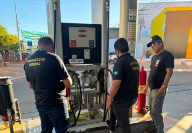Postos de gasolina são autuados por desviar até meio litro de combustível a cada 20L no Sul do Piauí