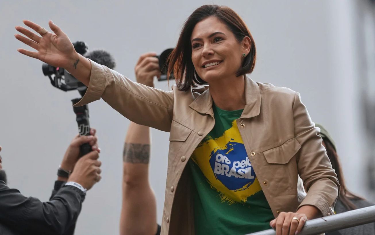 Michelle Bolsonaro será candidata ao Senado pelo PL no DF, confirma Bia Kicis