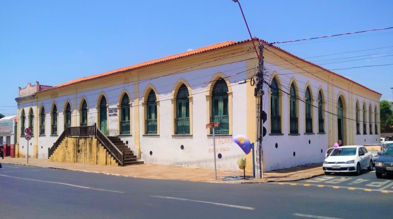 Grupo faz ato pela restauração da Casa Barão de Gurguéia
